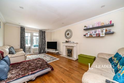 4 bedroom link detached house to rent, Tyne Crescent, Bedford, MK41 7YL