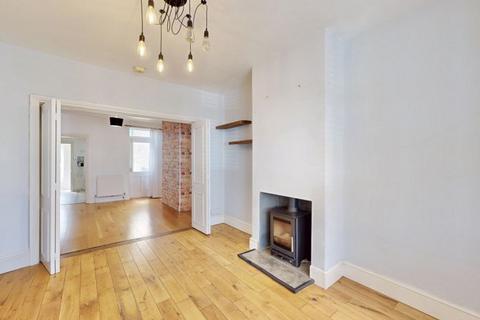 3 bedroom terraced house for sale, Victoria Road, Uxbridge, UB8