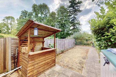 3 bedroom terraced house for sale, Victoria Road, Uxbridge, UB8