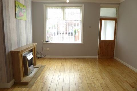 3 bedroom terraced house to rent, Saxon Street, LL13