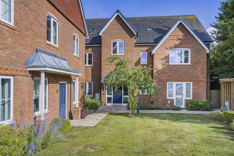 2 bedroom apartment for sale, Amersham Road, Hazlemere HP15