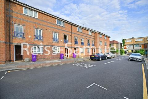 5 bedroom terraced house to rent, Cahir Street, Canary Wharf, London E14
