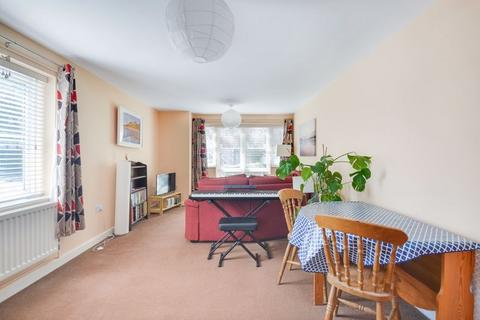 7 Augustine Way, Oxford, OX4 4DG