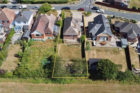 4 bedroom detached bungalow for sale, Pallance Road, Northwood PO31