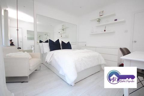 1 bedroom in a flat share to rent, London NW6
