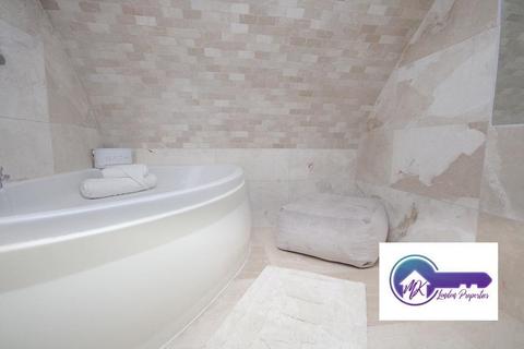 1 bedroom in a flat share to rent, London NW6