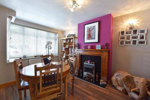 10 Brooklyn Grove, Wall Heath, Kingswinford, DY6 0ET