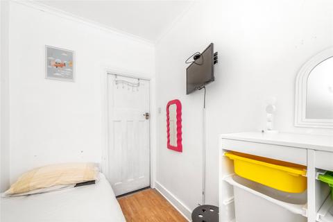 17 Mayfield Crescent, Thornton Heath, CR7 6DH