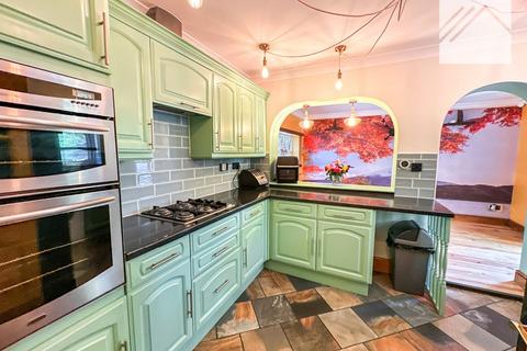 3 bedroom bungalow for sale, San Remo Road, Canvey Island