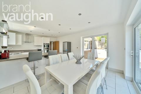 5 bedroom bungalow to rent - Desmond Way, Brighton, East Sussex, BN2
