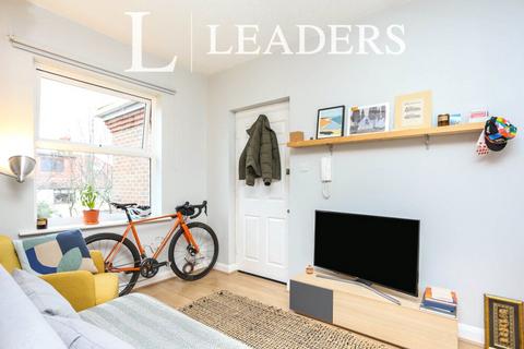 Studio for sale, Paxton Road, London