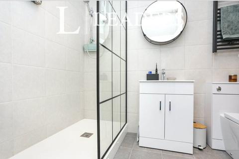 Studio for sale, Paxton Road, London