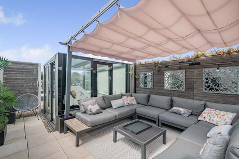 32 Gabriel Square, St Albans, AL1 3AS