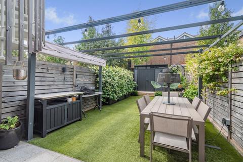 32 Gabriel Square, St Albans, AL1 3AS