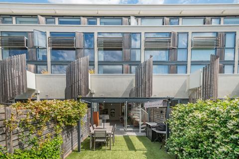 32 Gabriel Square, St Albans, AL1 3AS
