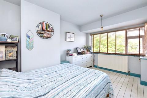 21 Newport View, Leeds, LS6 3BX
