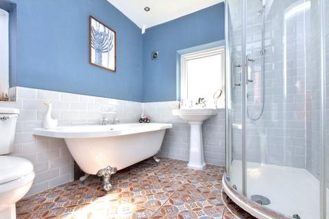 21 Newport View, Leeds, LS6 3BX