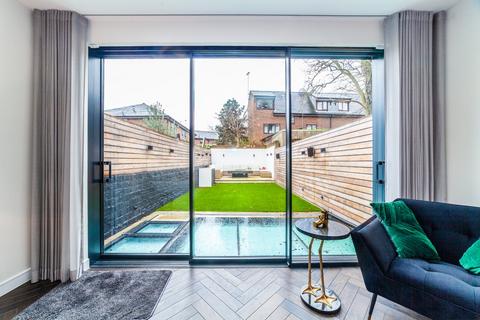 4 bedroom terraced house for sale, Battersea Church Road, London SW11