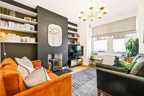 2 bedroom maisonette to rent, Woodbury Street, Tooting SW17