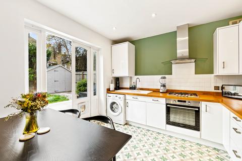 2 bedroom maisonette to rent, Woodbury Street, Tooting SW17