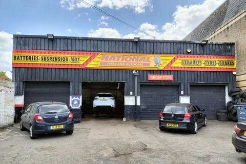 Warehouse to rent, 67 Boundary Rd Woking GU21 5BS