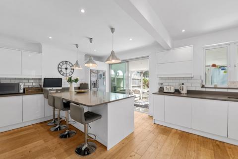 4 bedroom semi-detached house for sale, Woodlands Avenue, Worcester Park KT4
