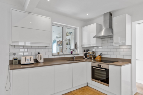 4 bedroom semi-detached house for sale, Woodlands Avenue, Worcester Park KT4