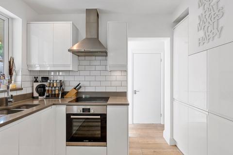 4 bedroom semi-detached house for sale, Woodlands Avenue, Worcester Park KT4