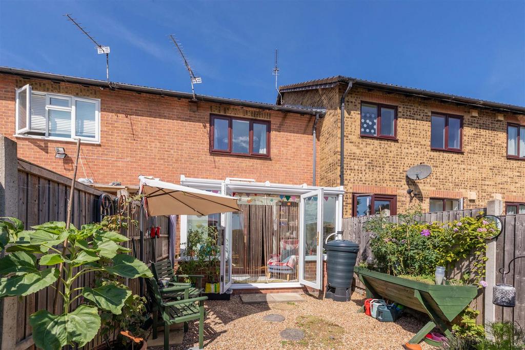 18 Charlton Close-3.jpg