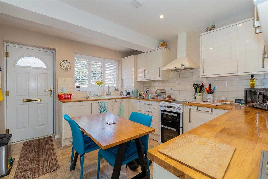 18 Charlton Close-8.jpg