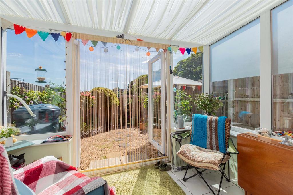 18 Charlton Close-10.jpg