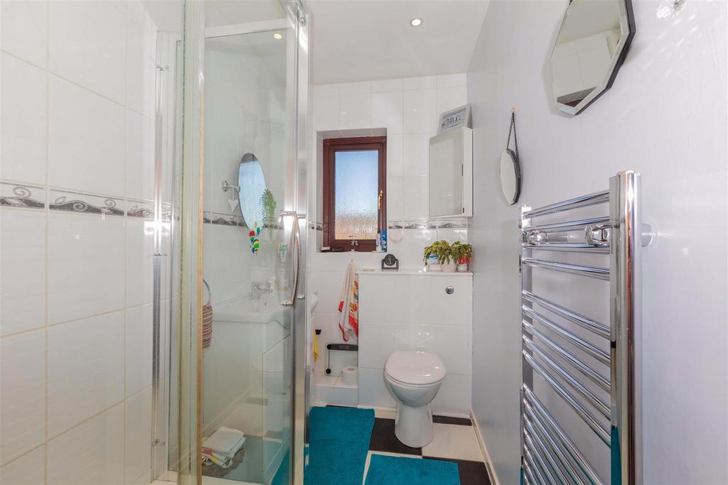 18 Charlton Close-13.jpg