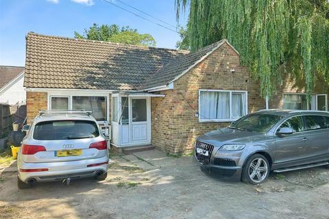 7 bedroom detached bungalow for sale, Lower Cippenham Lane, Cippenham