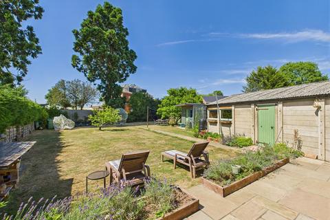12 Grove Crescent, Barnwood, Gloucester, GL4 3JJ