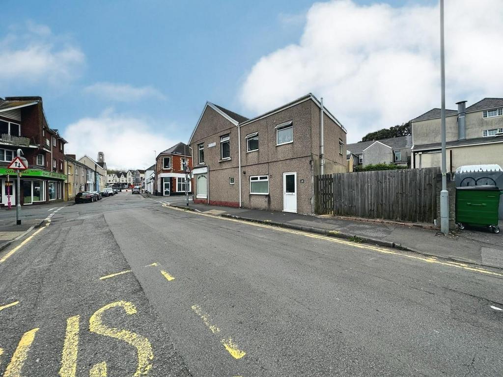 Thumbnail 4c0f1ca5-0986-46f0-9a11-a98cff92b57c.jpg