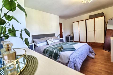 24 Arnhem Avenue, Aveley, South Ockendon, RM15 4AT