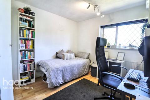 24 Arnhem Avenue, Aveley, South Ockendon, RM15 4AT
