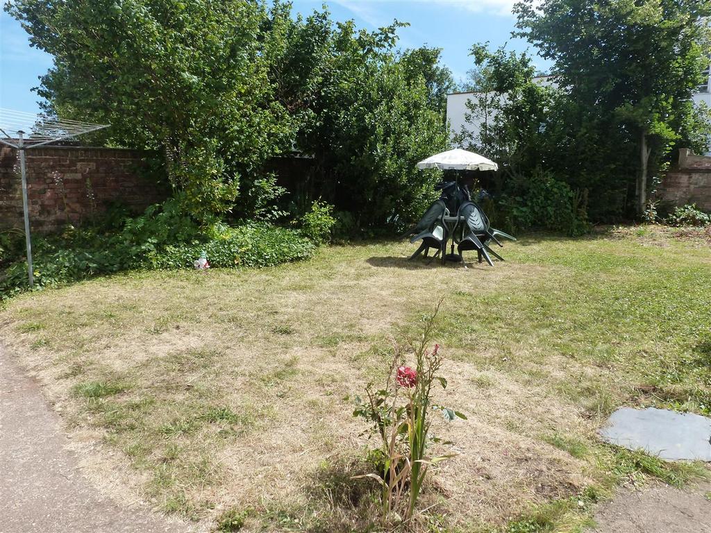 Garden salutary.JPG