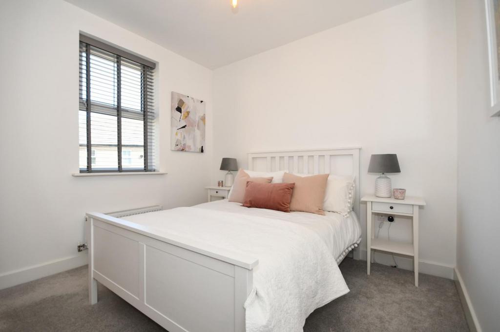 Bed 4.jpg