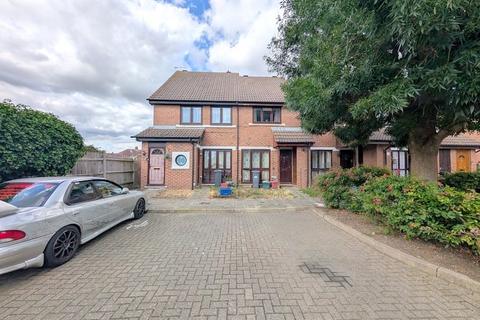 35 Padbury Close, Feltham, TW14 8SP
