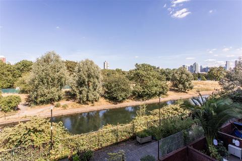 18 Emmott Close, London, E1 4QN