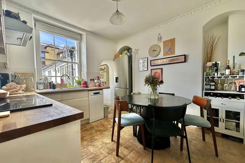 3 bedroom terraced house for sale, Trafalgar Road, Bath
