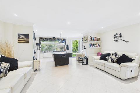 4 bedroom semi-detached house for sale, Tranby Ride, Anlaby