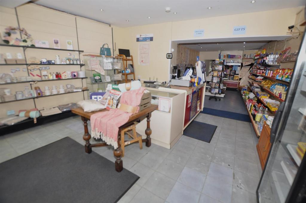 Entrance/Shop area