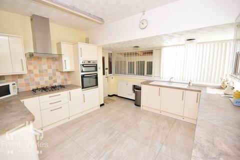 4 bedroom bungalow for sale, Kilgrimol Gardens, Lytham St. Annes, Lancashire