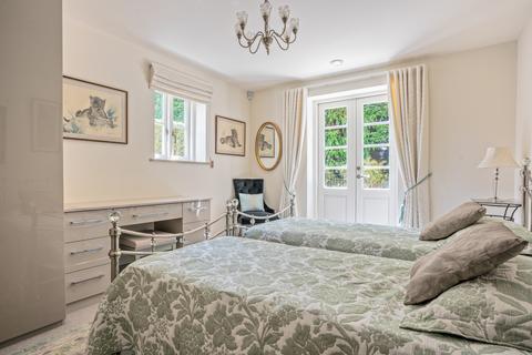 2 bedroom apartment for sale, Canford Cliffs Road, Canford Cliffs, Poole, Dorset, BH13