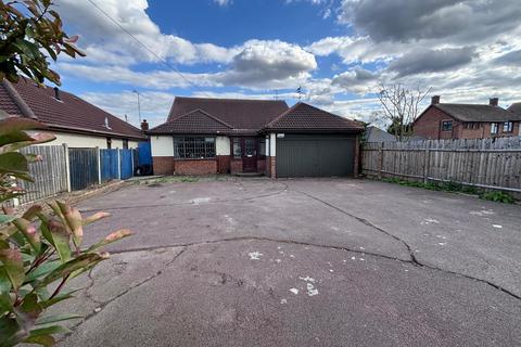 3 bedroom detached bungalow for sale, Long Road, Canvey Island, SS8