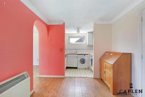 2 bedroom flat for sale, Kings Place, Buckhurst Hill