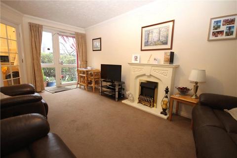 1 bedroom apartment for sale, Matthews Lodge, Addlestone KT15
