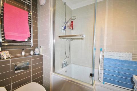 1 bedroom apartment for sale, Matthews Lodge, Addlestone KT15